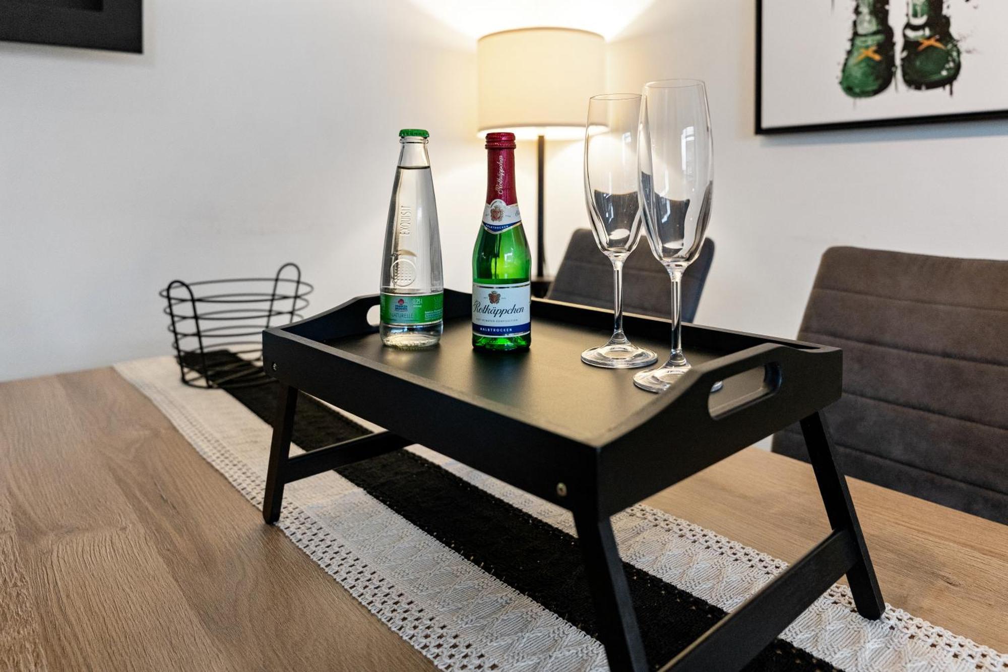Modern Style Business Suite - Office - Kitchen - Balcony Herzogenaurach Exterior foto